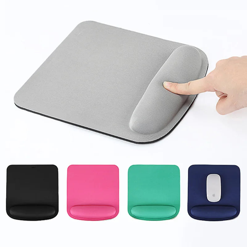 Mousepad ergonômico, com apoio para o pulso, para uso no escritório.